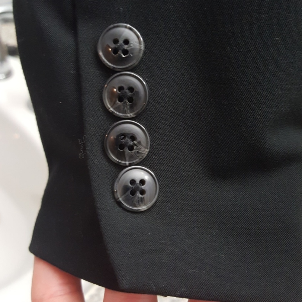 Black blazer - Picture 3 of 4